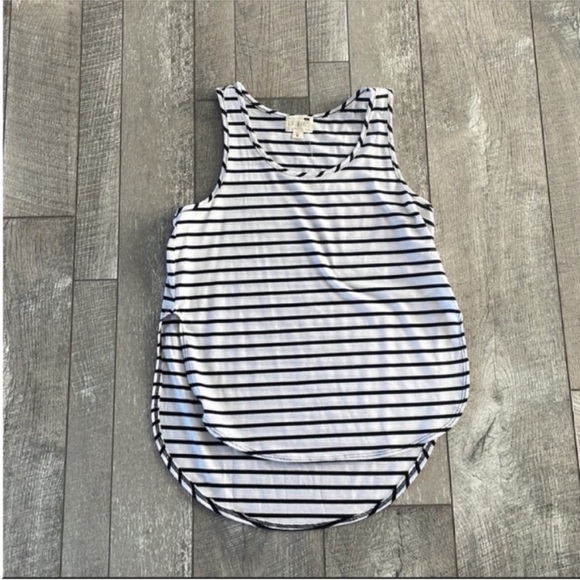 La Hearts Blue and White Striped Tank Top Size Medium. - Picture 4 of 7
